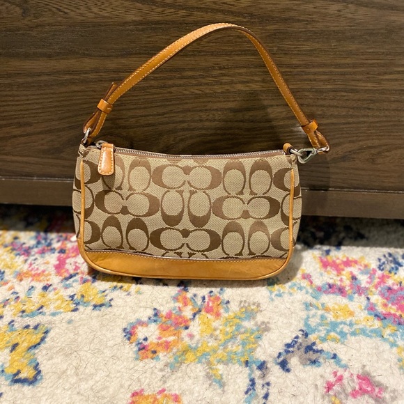 Coach mini bag. - Picture 2 of 4